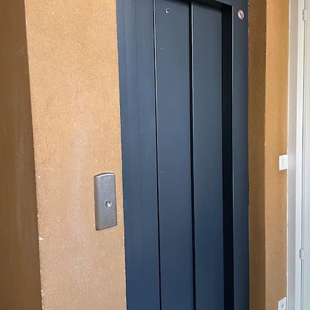 Studio Proche De La Gare ! Apartment Lausanne Luaran gambar