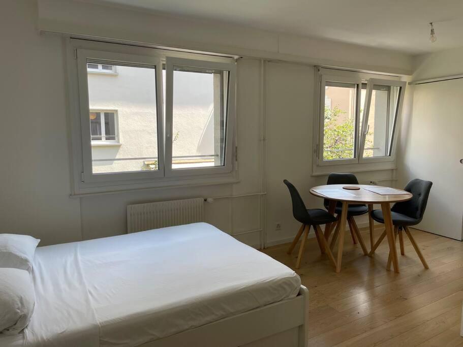 Studio Proche De La Gare ! Apartment Lausanne Luaran gambar