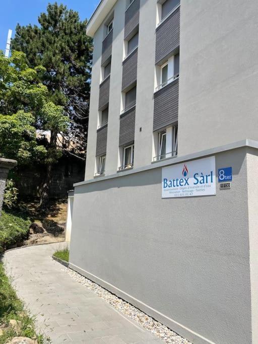 Studio Proche De La Gare ! Apartment Lausanne Luaran gambar