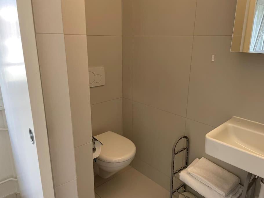 Studio Proche De La Gare ! Apartment Lausanne Luaran gambar